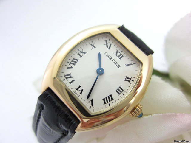 replica Cartier Tonneau 1910 18K /750Gold WATCHES 1 