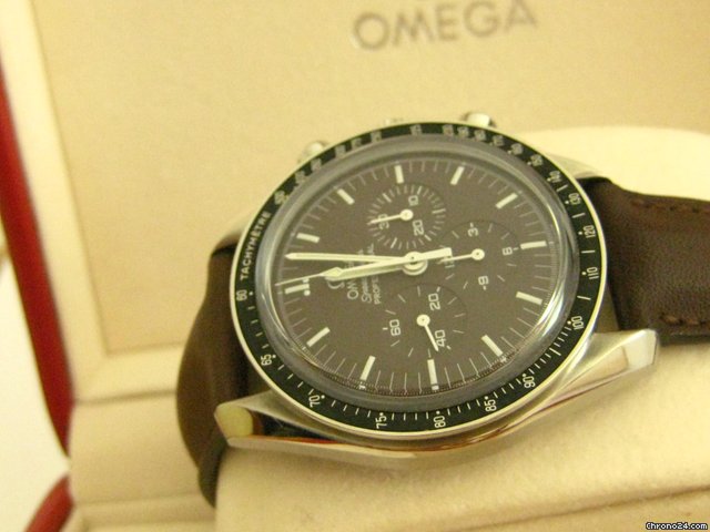 Omega moonwatch WATCHES 2