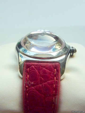 Corum Damen Bubble Quarz Perlmutt WATCHES 2