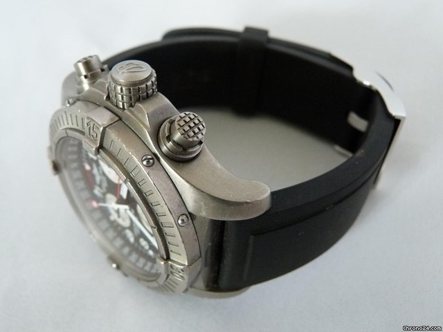 Breitling Chrono Avenger M1 Titan WATCHES 2