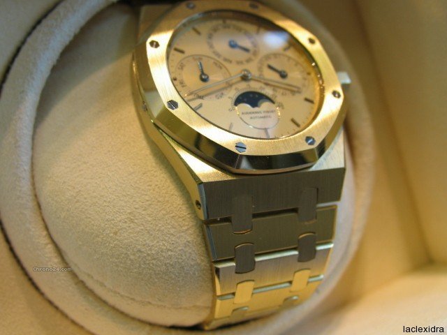replica Audemars Piguet Royal Oak Perpetual Gold 25820 WATCHES 1
