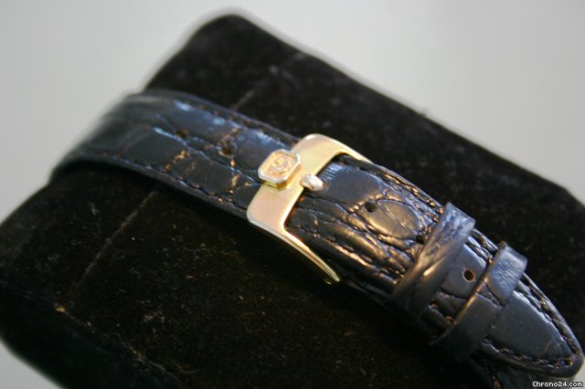 replica Chopard Les Classiques 18 Karat Gold WATCHES 1