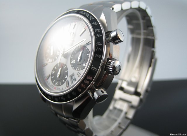 Omega Speedmaster Date 323.30.40.40.04.001 WATCHES 2