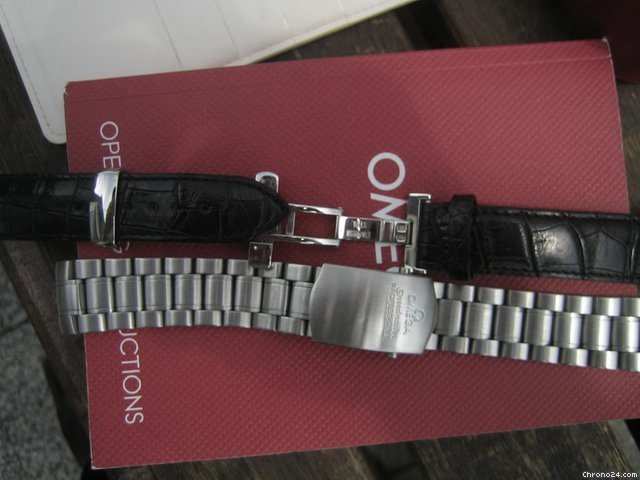 Omega Speedmaster WATCHES 2
