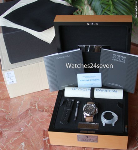 Panerai PAM 390 Luminor Base Stainless Steel Tobacco Dial Gold Hands 44 mm Special Ed. WATCHES 2