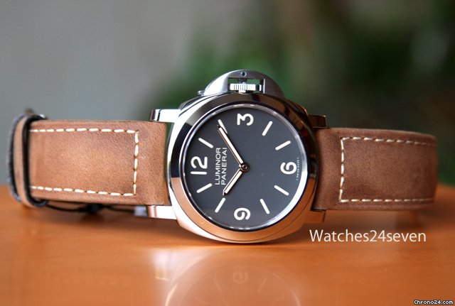 replica Panerai PAM 390 Luminor Base Stainless Steel Tobacco Dial Gold Hands 44 mm Special Ed. WATCHES 1