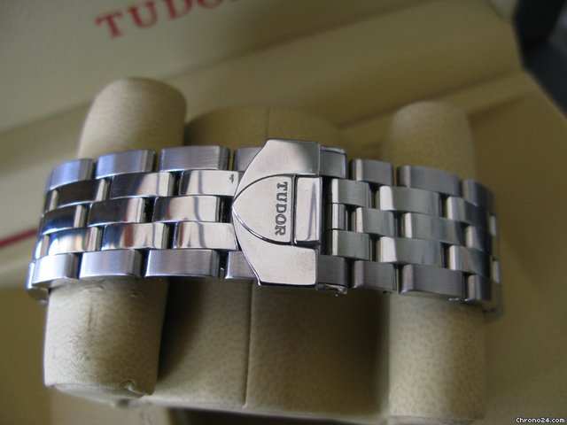 Tudor Glamour Date-Day WATCHES 2