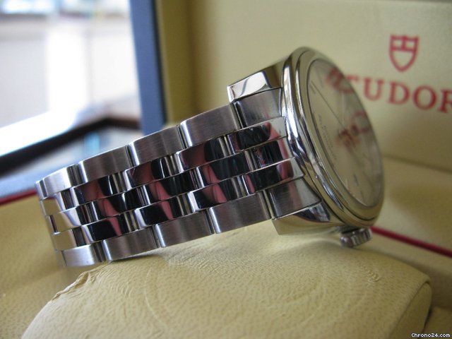replica Tudor Glamour Date-Day WATCHES 1