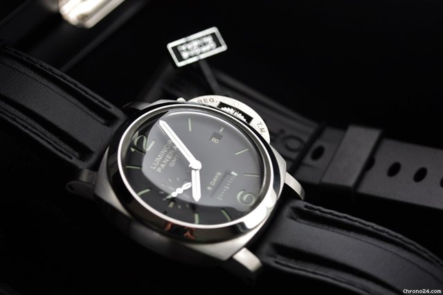 Panerai Luminor 8 day¡äs GMT von Sept.2010 WATCHES 2