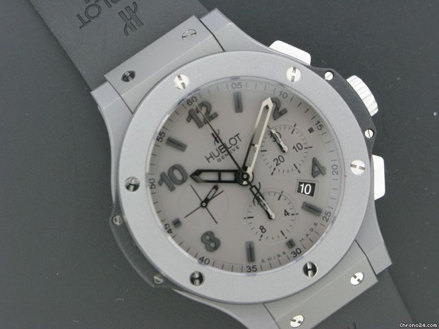 Hublot Big Bang Tantalium 44mm chrono WATCHES 2