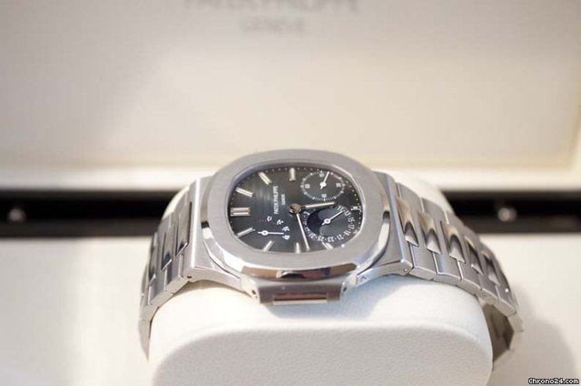 Patek Philippe NAUTILUS 3712-A WATCHES 2